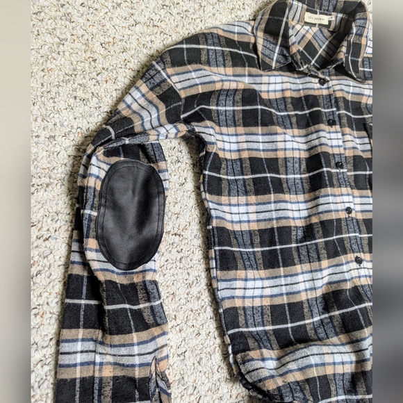 Blu Pepper Plaid Flannel Button Down - Picture 3 of 6